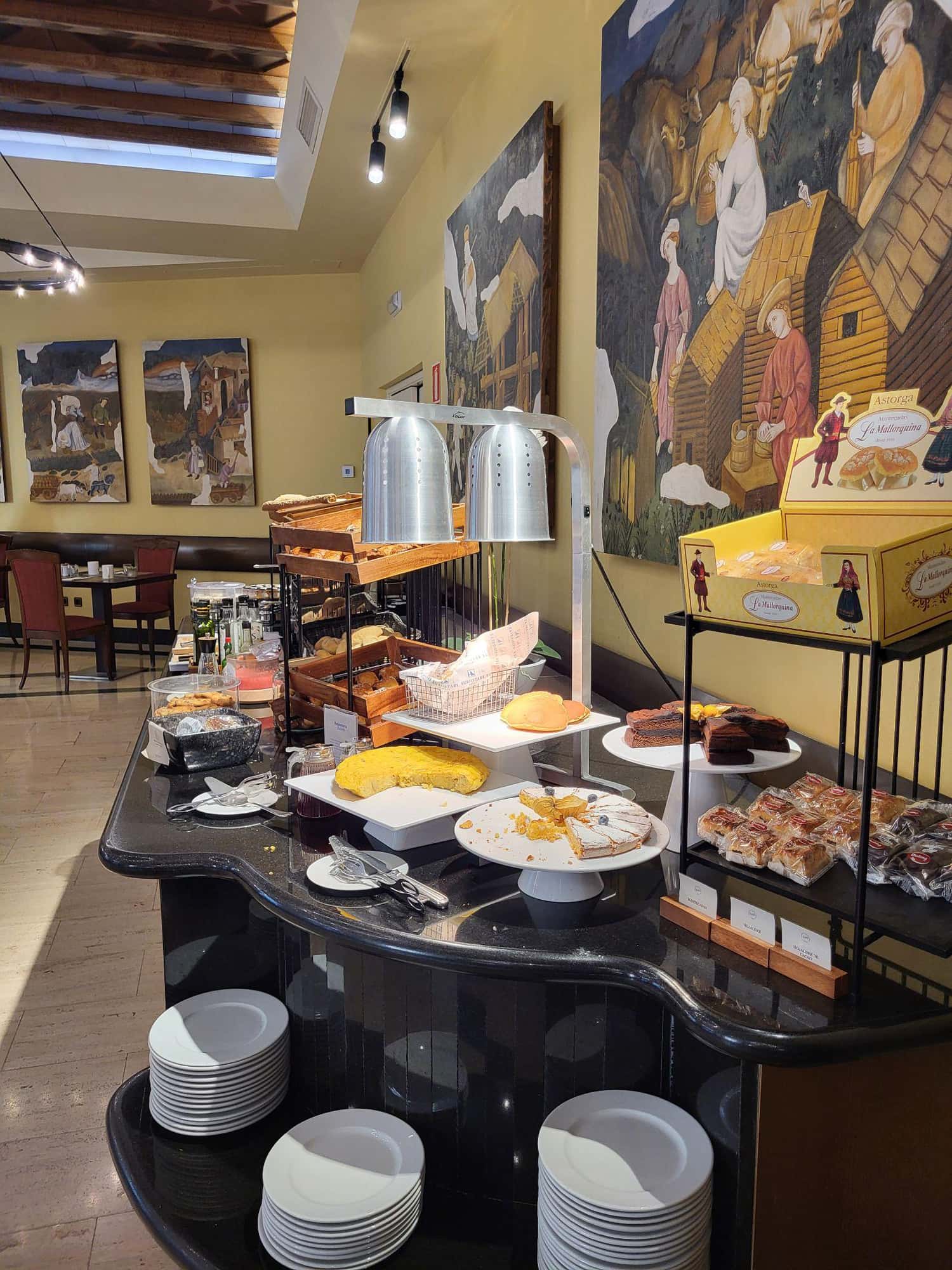 Eurostars Las Claras - Breakfast: Abundant, Tasty, And Convenient - 5