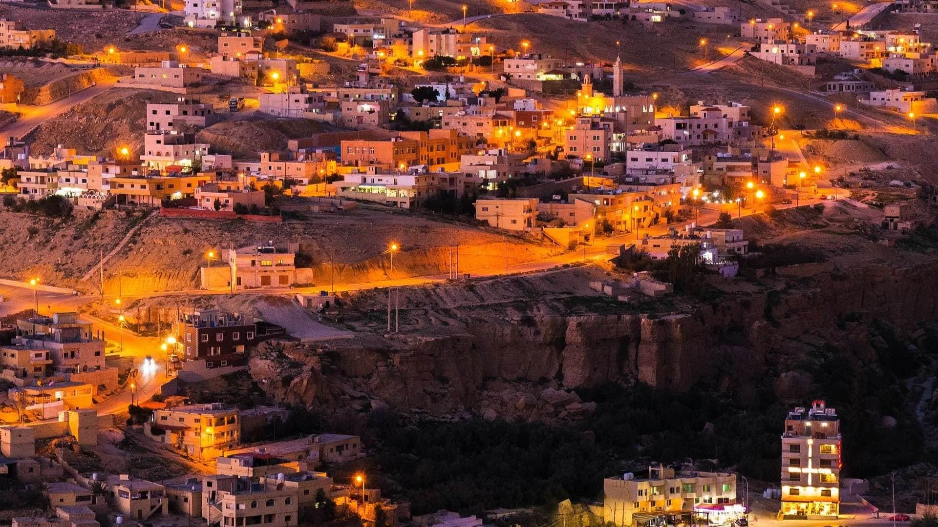 Lifestyle Toplists - 17 Bucket List Destinations - Wonders of the World!