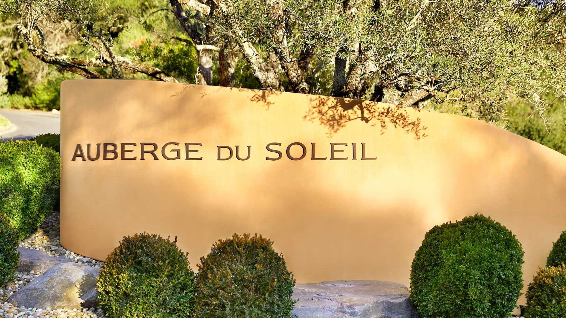 Hotel review Location' - Auberge du Soleil, An Auberge Resort - 4
