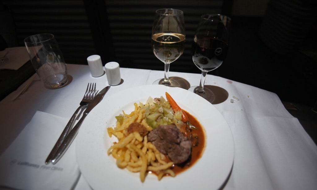 Första klass till New York del 2: Lufthansa First Class A340-600 - 9