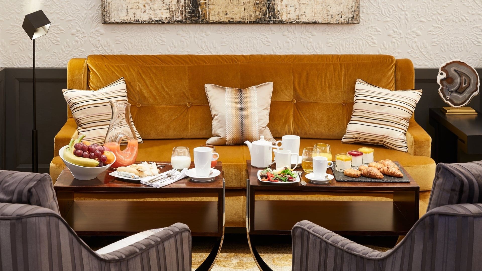 Airline review Airport experience - Oman Air - 2