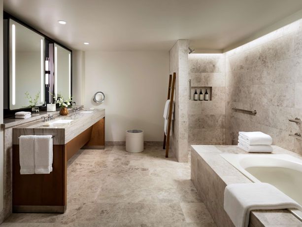 Verified hotel review - Fairmont Kea Lani, Maui - 8