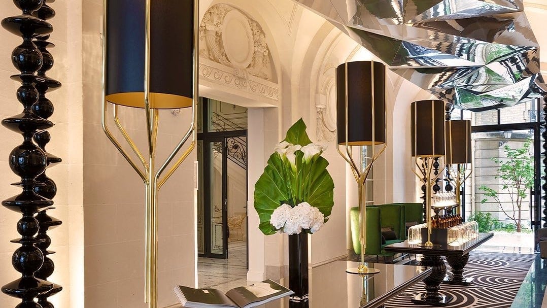 Interior of la clef champs-elysees paris