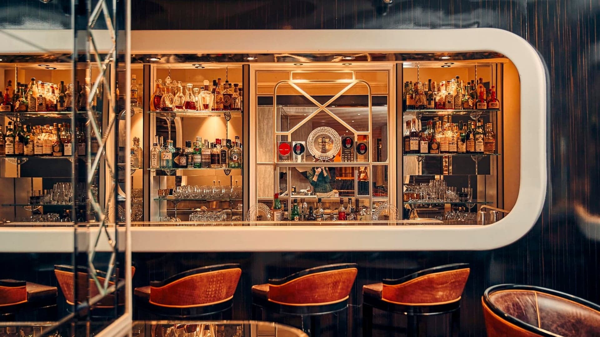 inside view of The American Bar - Savoy Hotel