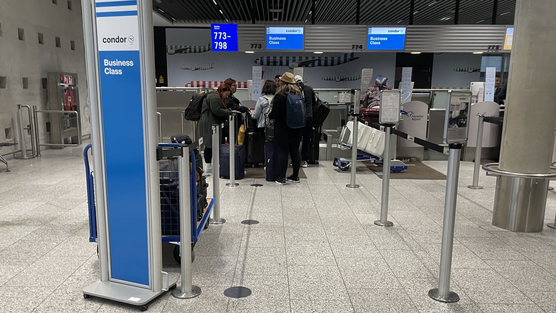 Airline review Airport experience - Condor - 2