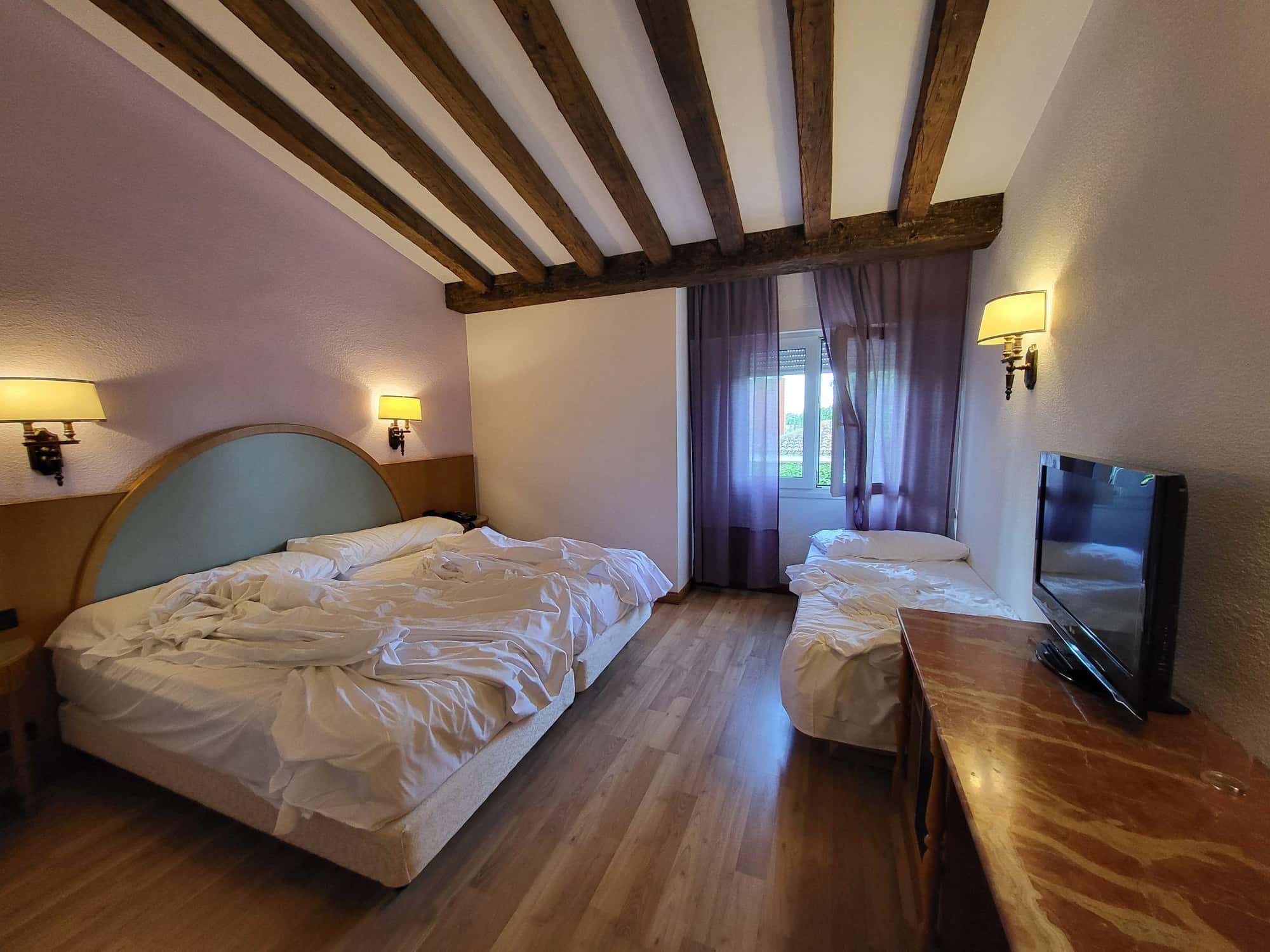 Gran Hotel Los Ángeles - Sleep, Comfort, And In-Room Functionality - 4