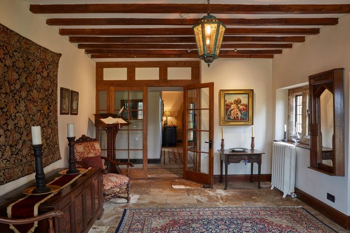 Abbots Grange Manor House - 17