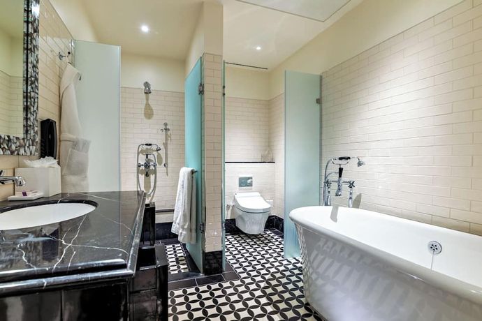 Verified hotel review - The LaLit London - 10