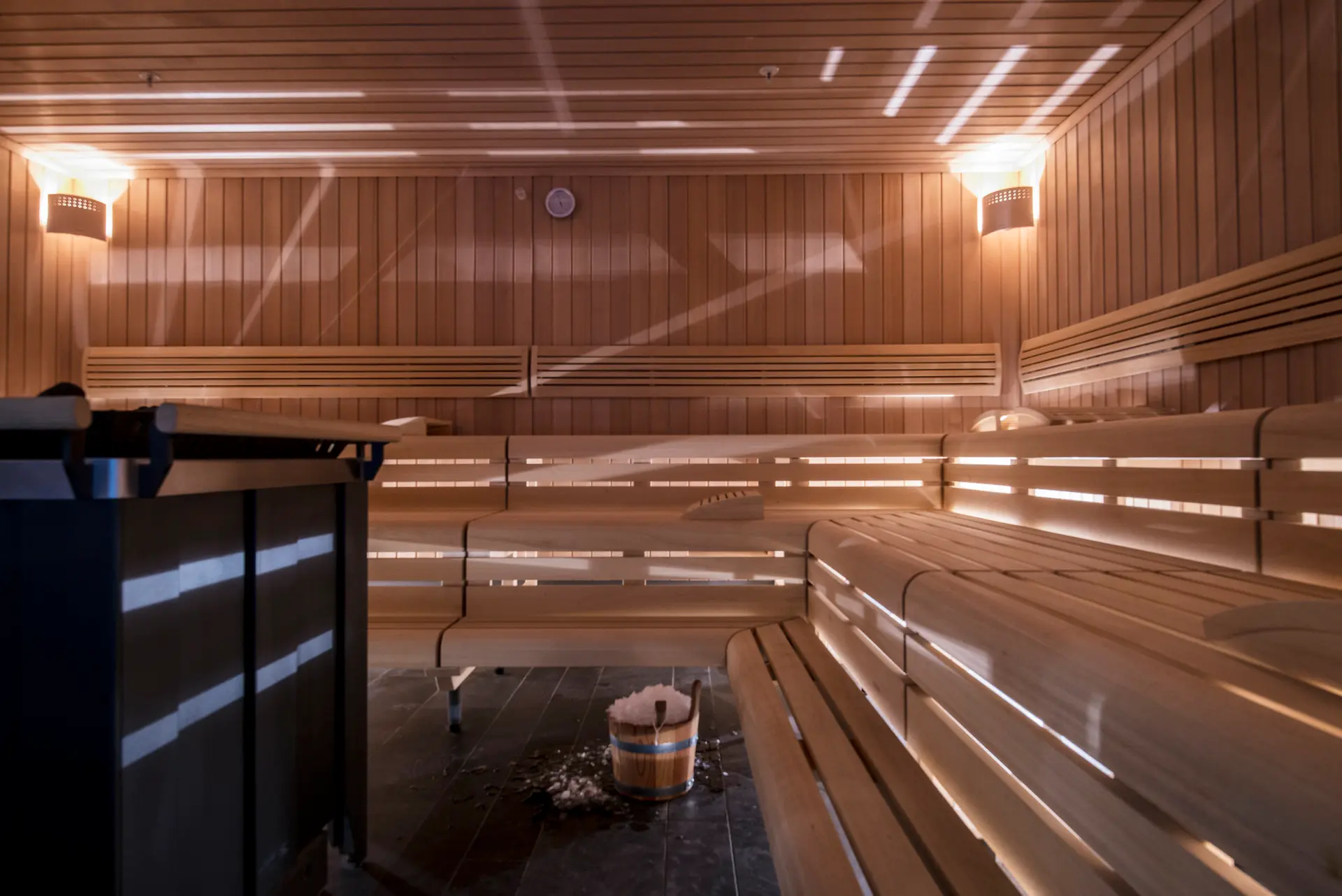 Hotel review Service & Facilities' - The Thief - 4