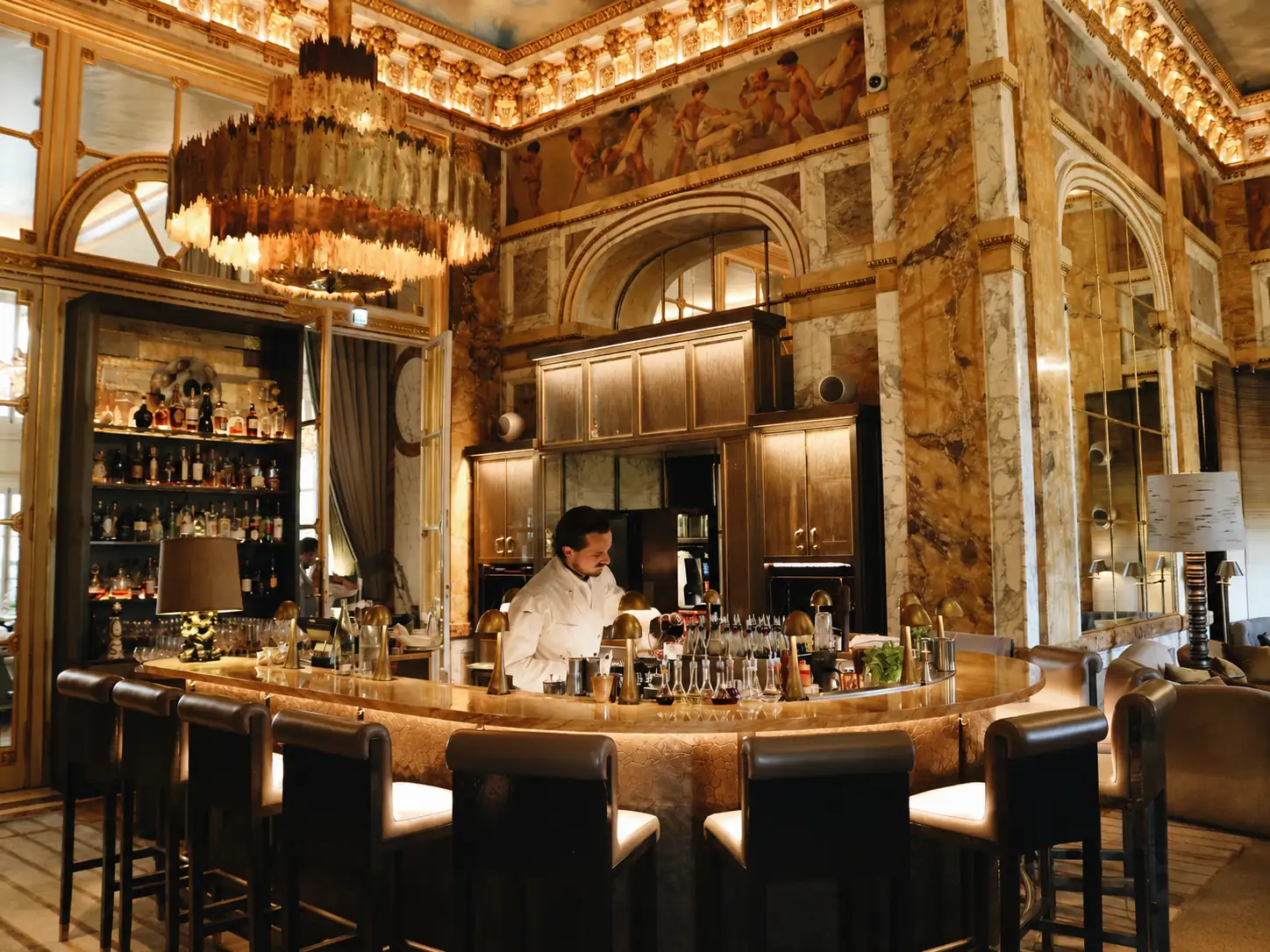 Hôtel de Crillon, A Rosewood Hotel - Direct Booking Versus Booking.com - 4
