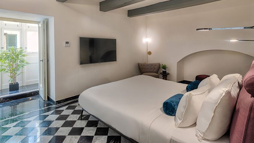 Verified hotel review - Rosselli - 28