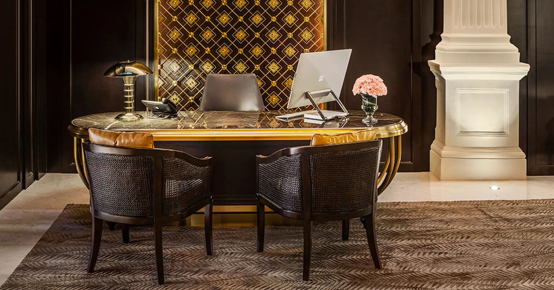 Hotel review Service & Facilities' - Raffles Singapore - 3