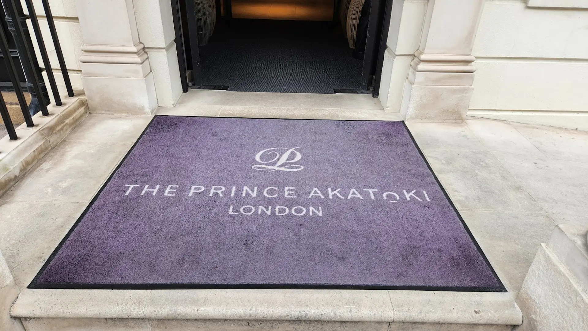 Hotel review Location' - Prince Akatoki London - 0