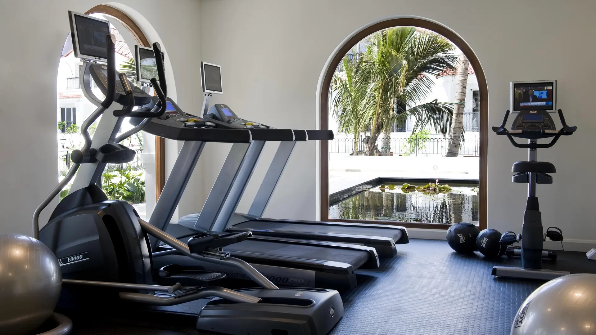 Hotel review Service & Facilities' - The Oyster Box - 5