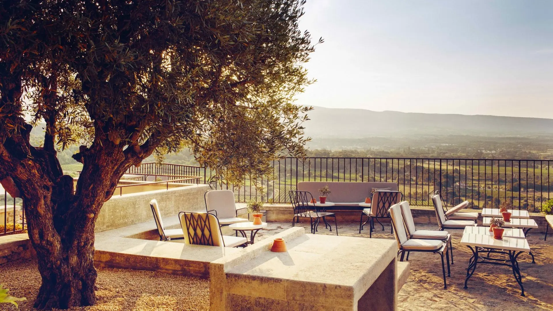 Hotel review Restaurants & Bars' - Hôtel Crillon le Brave - Provence - 4