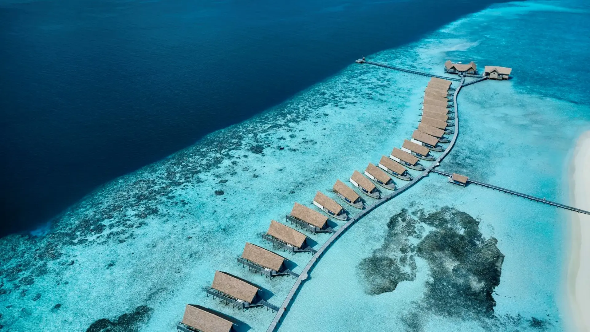 Hotel review Location' - COMO Cocoa Island - 2