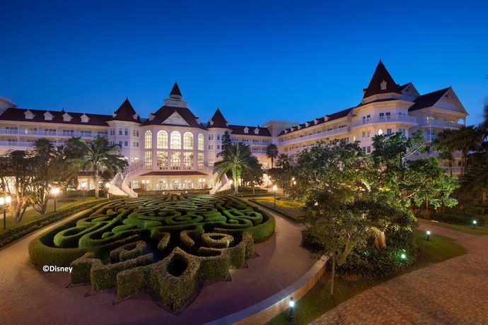 Hong Kong Disneyland Hotel - 8