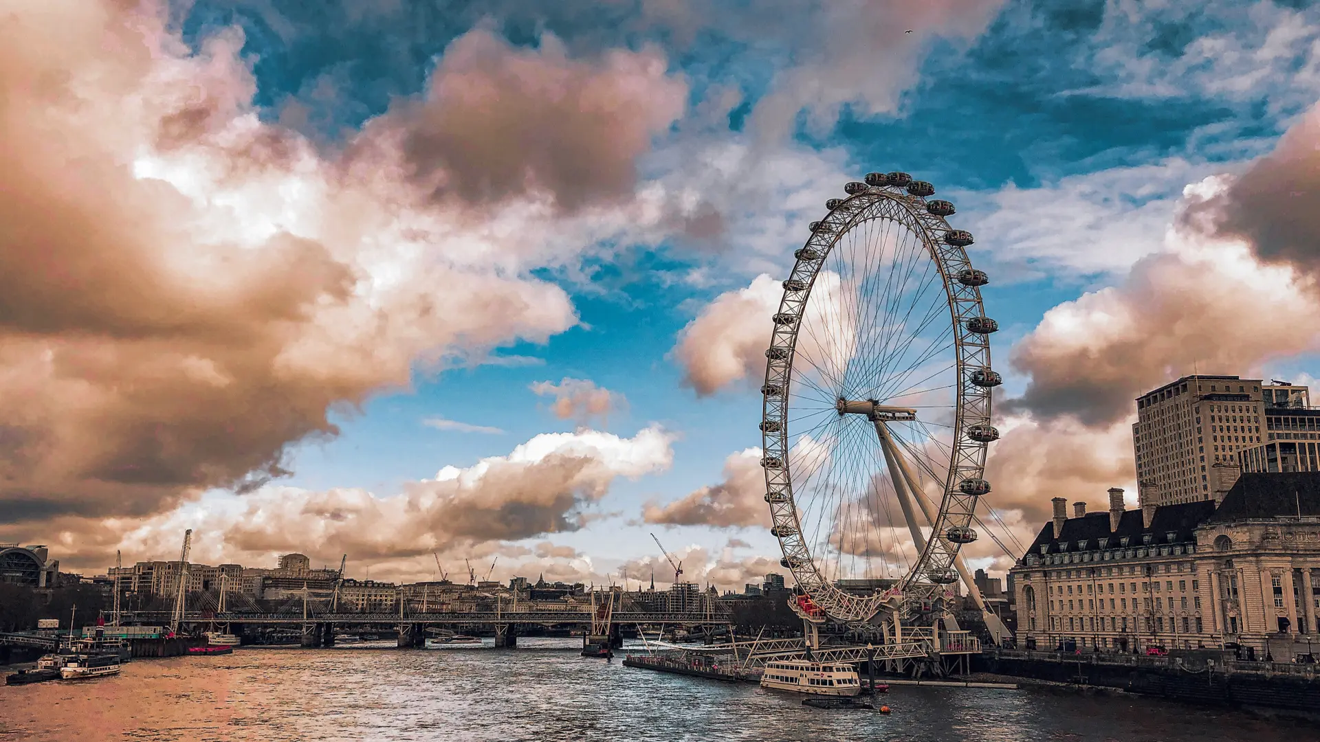 Hotel review Location' - Corinthia London - 2