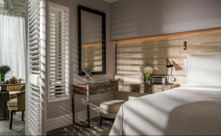 Verified hotel review - Four Seasons Hotel Singapore - 34