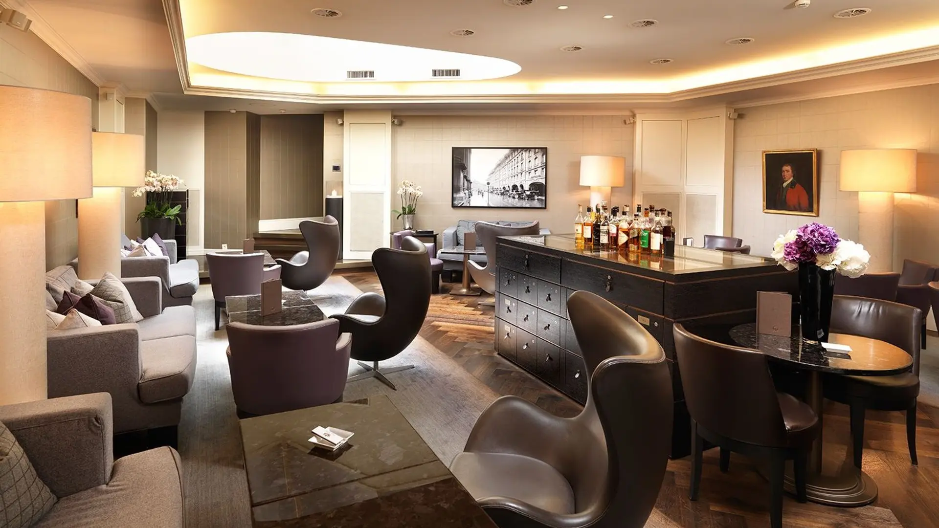 Hotel review Restaurants & Bars' - Hotel Schweizerhof Bern & Spa - 1