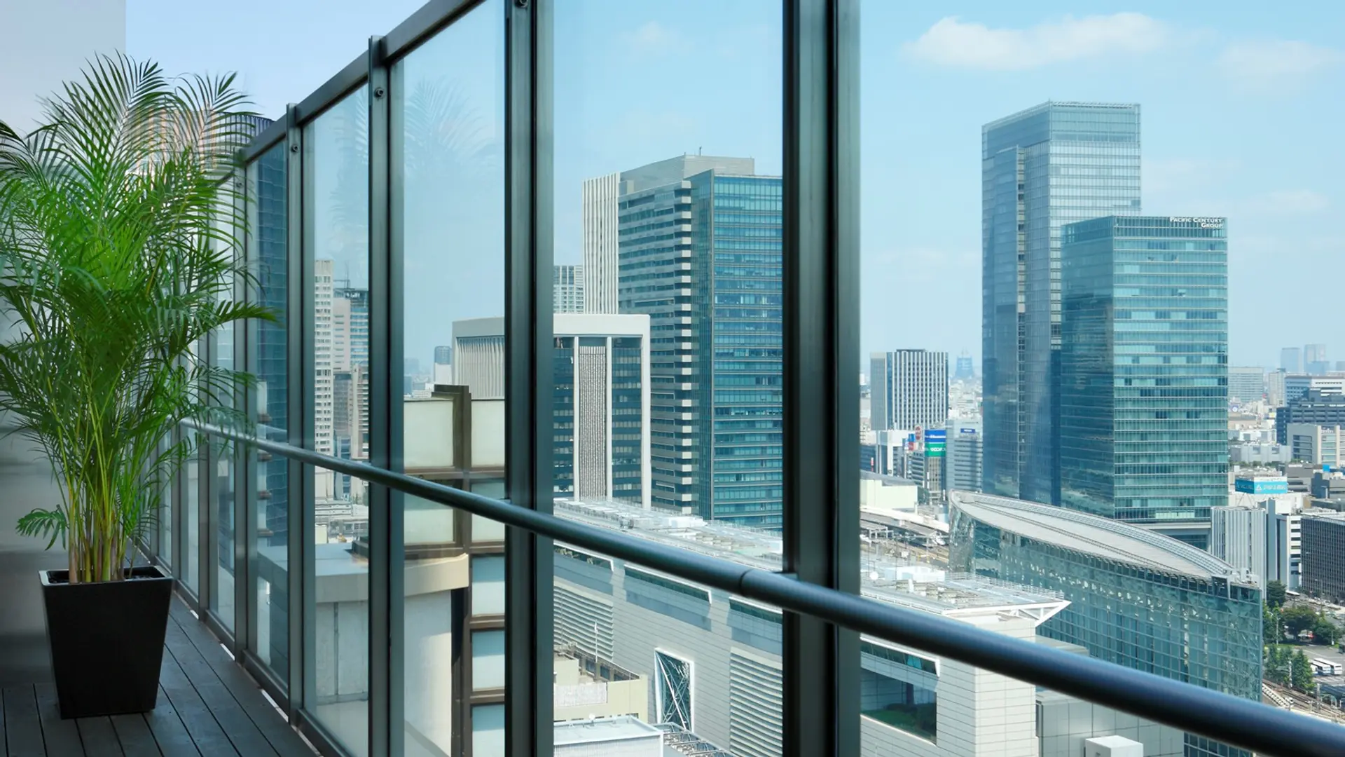 Hotel review Location' - The Peninsula Tokyo - 0