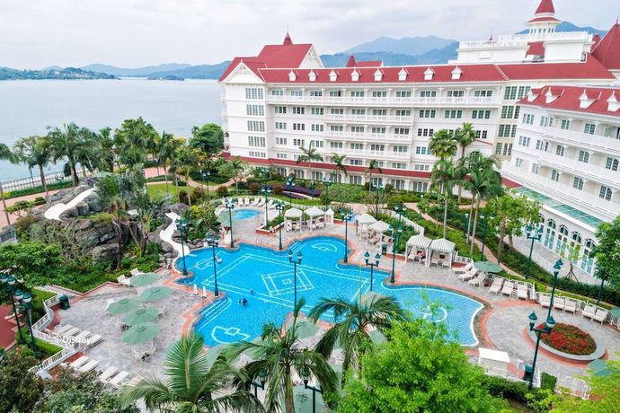 Hong Kong Disneyland Hotel - 17