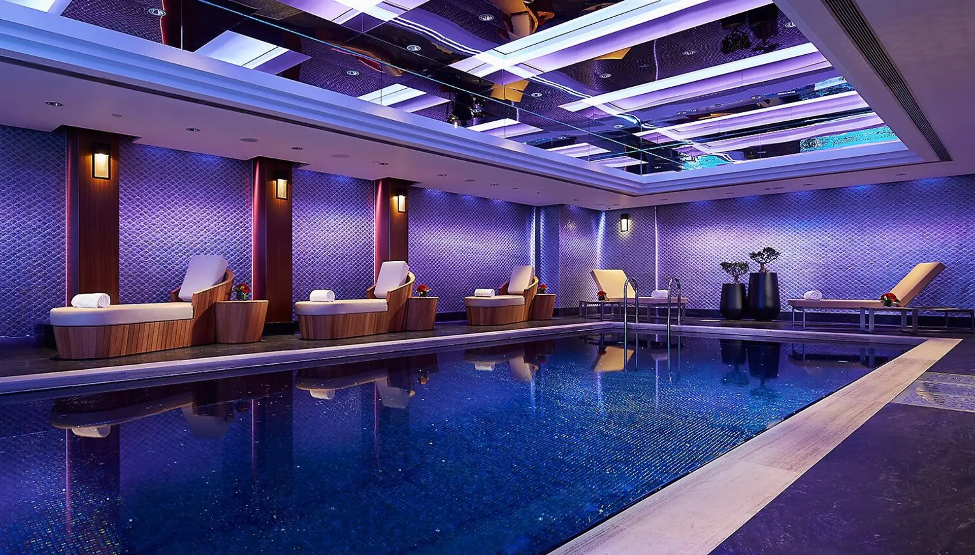 Hotel review Service & Facilities' - Mandarin Oriental Hong Kong - 1