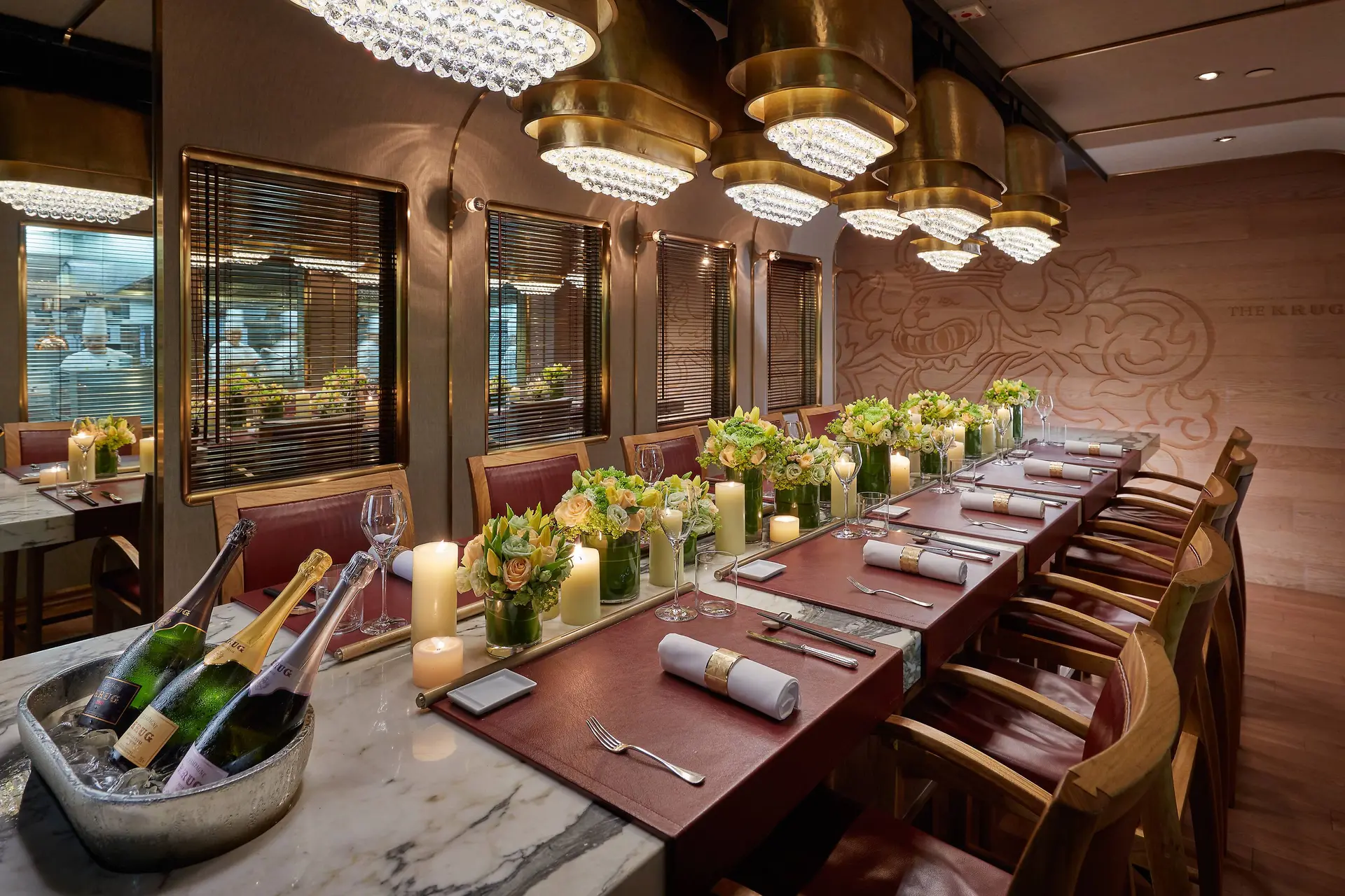 Hotel review Restaurants & Bars' - Mandarin Oriental Hong Kong - 6