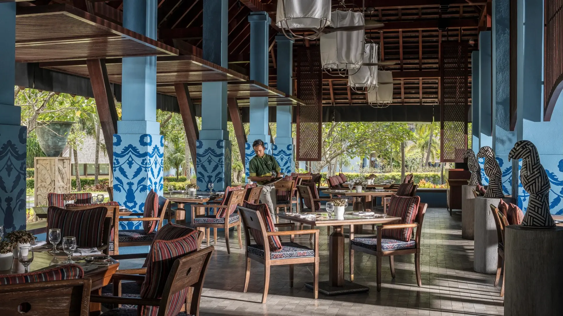 Hotel review Restaurants & Bars' - Four Seasons Resort Langkawi - 2