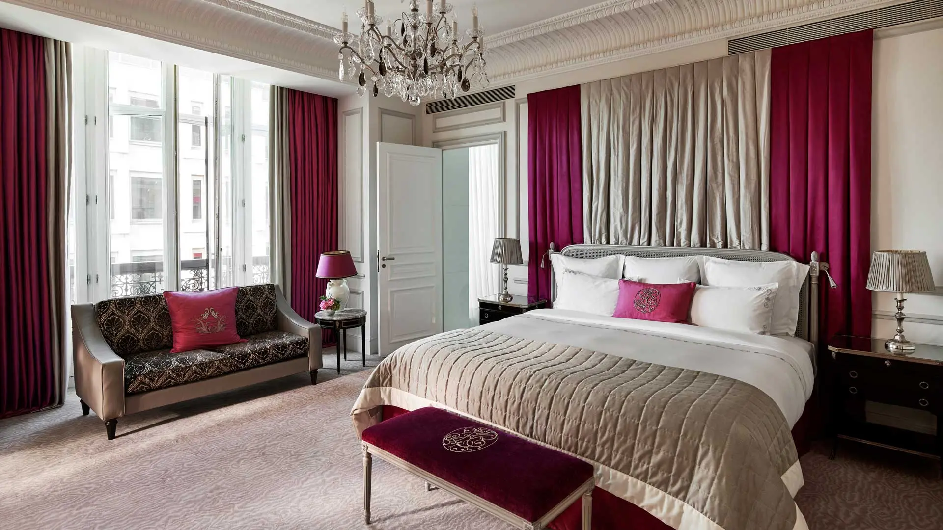 Hotel review Accommodation' - Hôtel Plaza Athénée Paris - 9