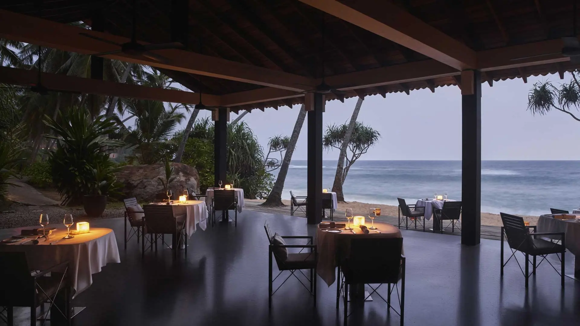 Hotel review Restaurants & Bars' - Amanwella - 3