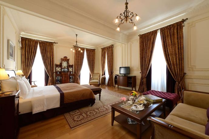 Verified hotel review - Pera Palace Hotel - 0