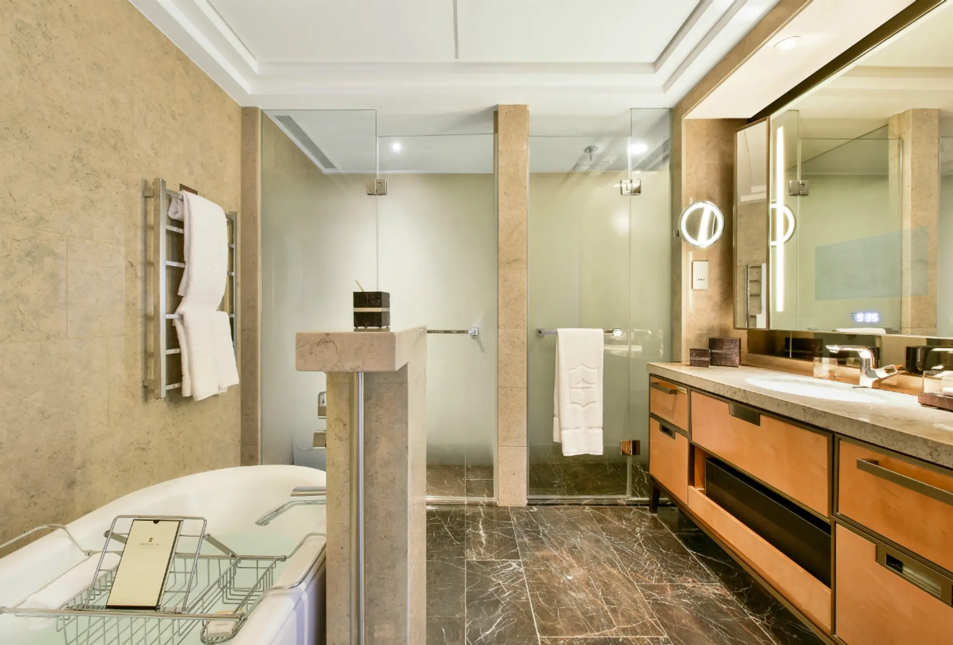 Hotel review Accommodation' - Shangri-La Hotel at The Shard, London - 2