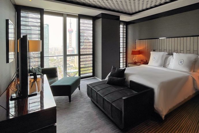 Four Seasons Hotel Pudong