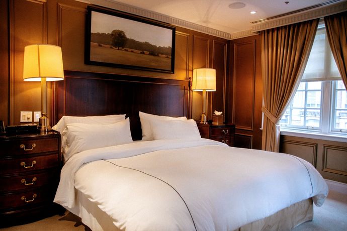 Verified hotel review - Windsor Arms Hotel - 8