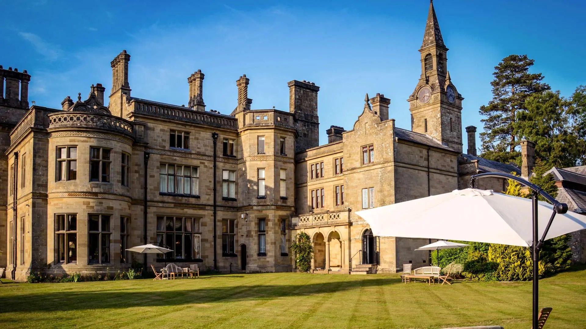 Hotel review Location' - Palé Hall Hotel & Restaurant - 3