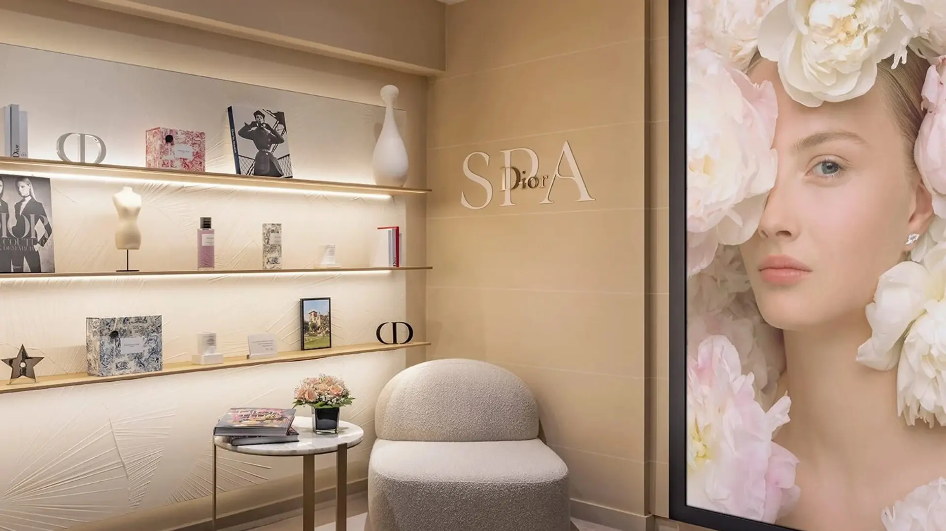 Hotel review What We Love' - Hôtel Plaza Athénée Paris - 2