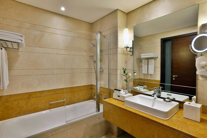 Grand Millennium Dubai - 42