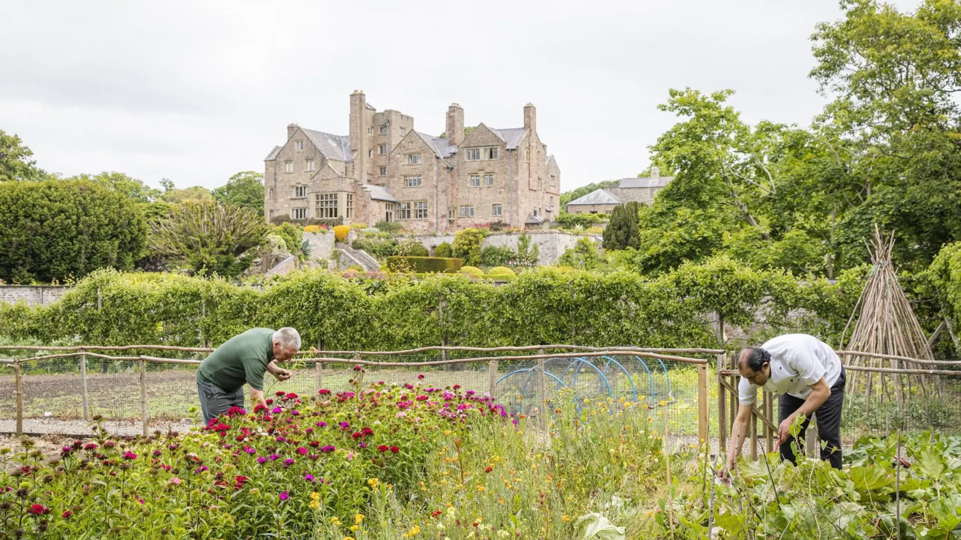 Hotel review What We Love' - Bodysgallen Hall & Spa - 2