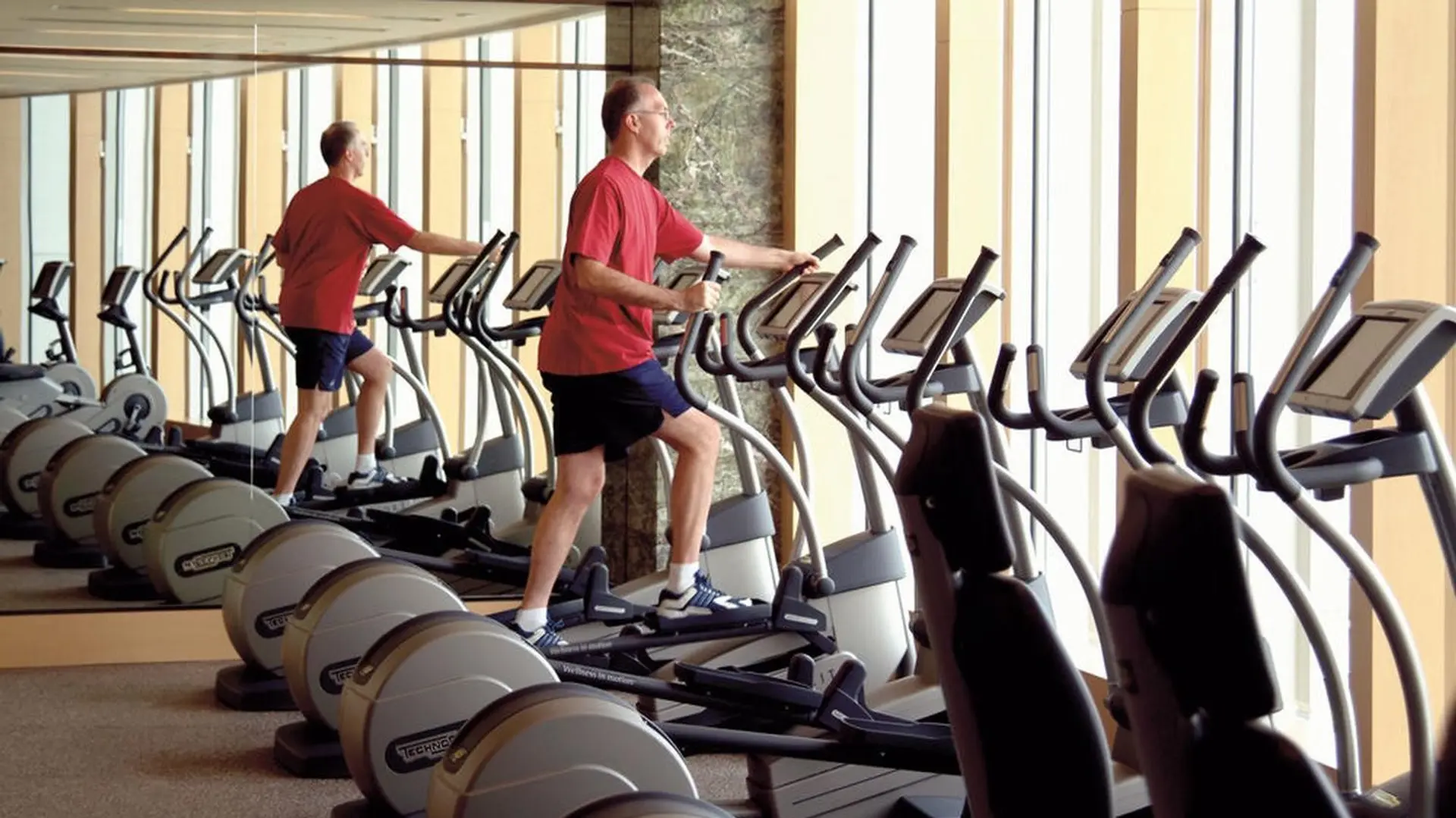 Hotel review Service & Facilities' - Four Seasons Hotel Hong Kong - 6