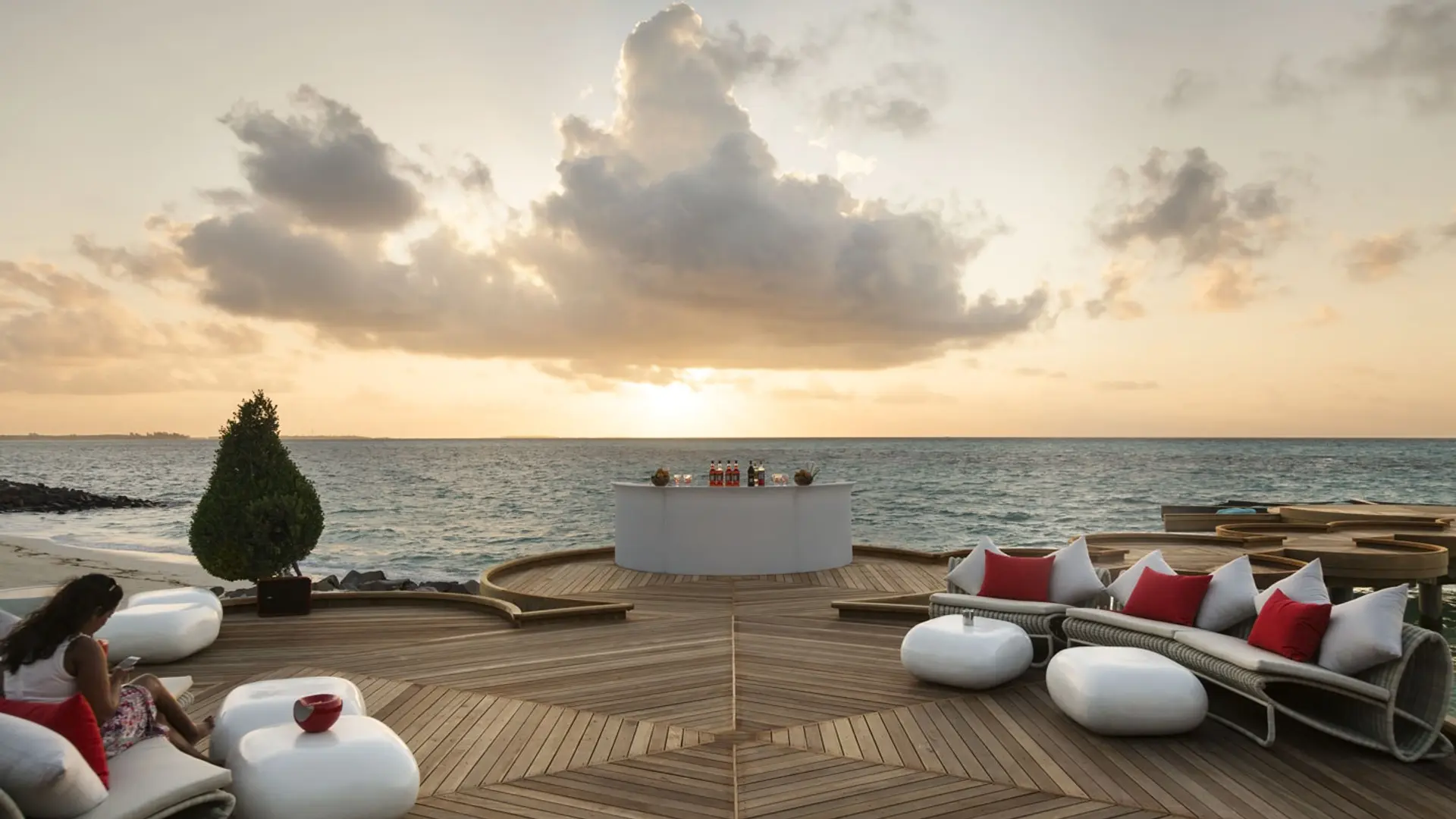 Hotel review Restaurants & Bars' - LUX* South Ari Atoll - 4