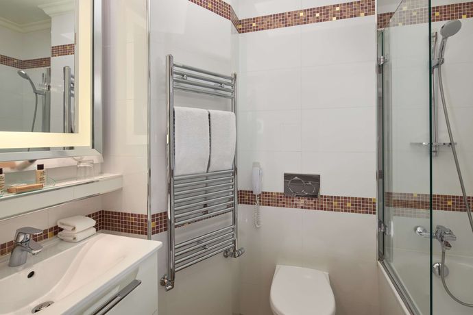 Verified hotel review - Hotel Regina Louvre - 60