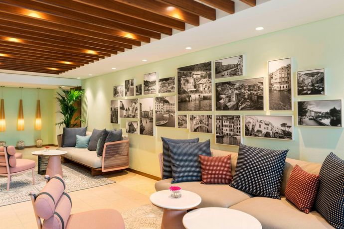 Grosvenor House Hotel and Apartments - 29