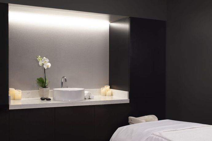 Alohilani Resort Waikiki Beach