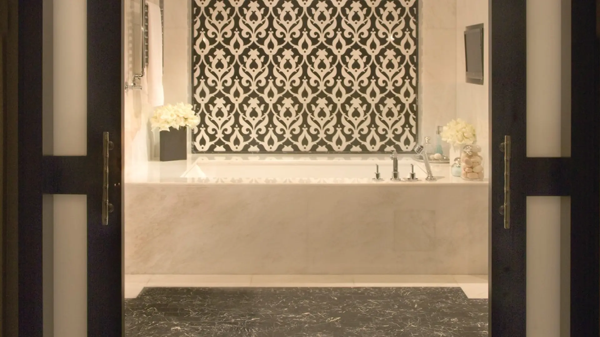 Hotel review Service & Facilities' - Beverly Wilshire, A Four Seasons Hotel - 5