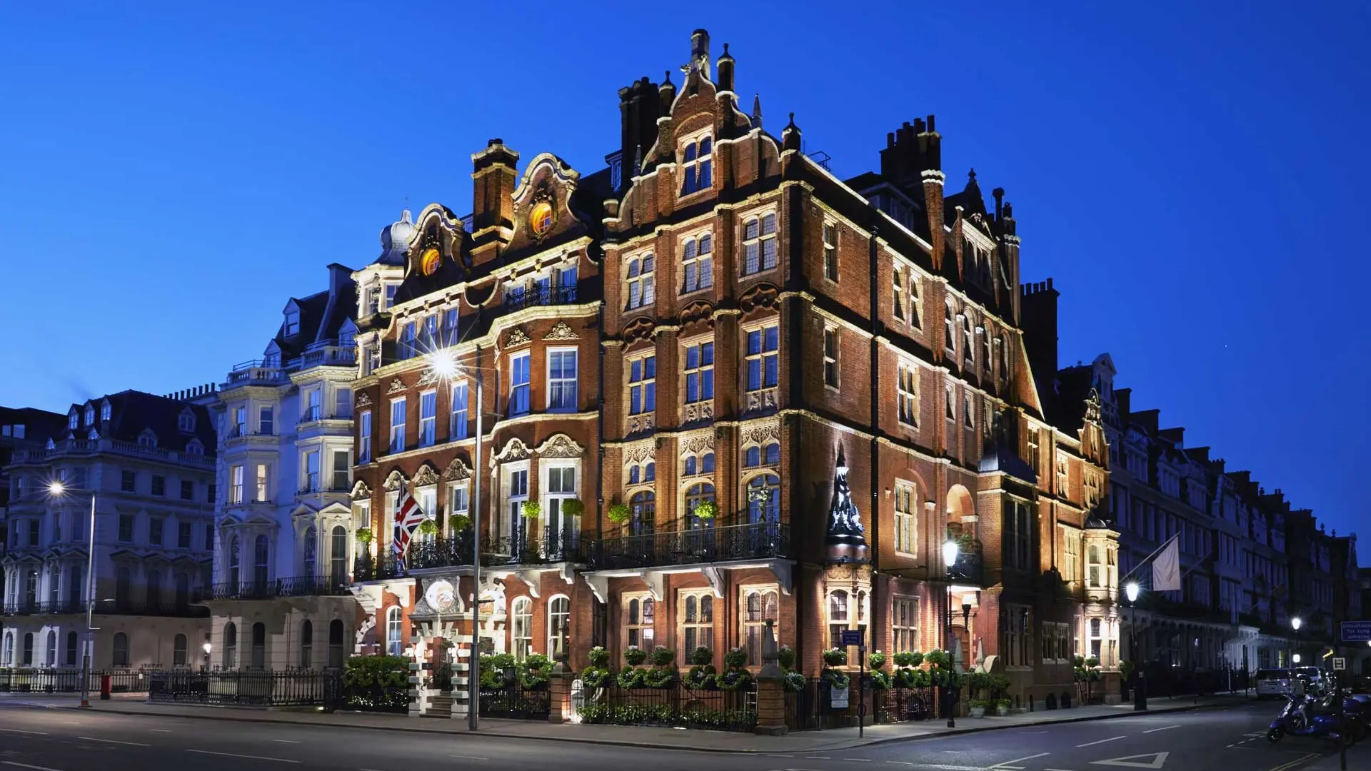 Review of The Milestone Hotel & Residences - 7