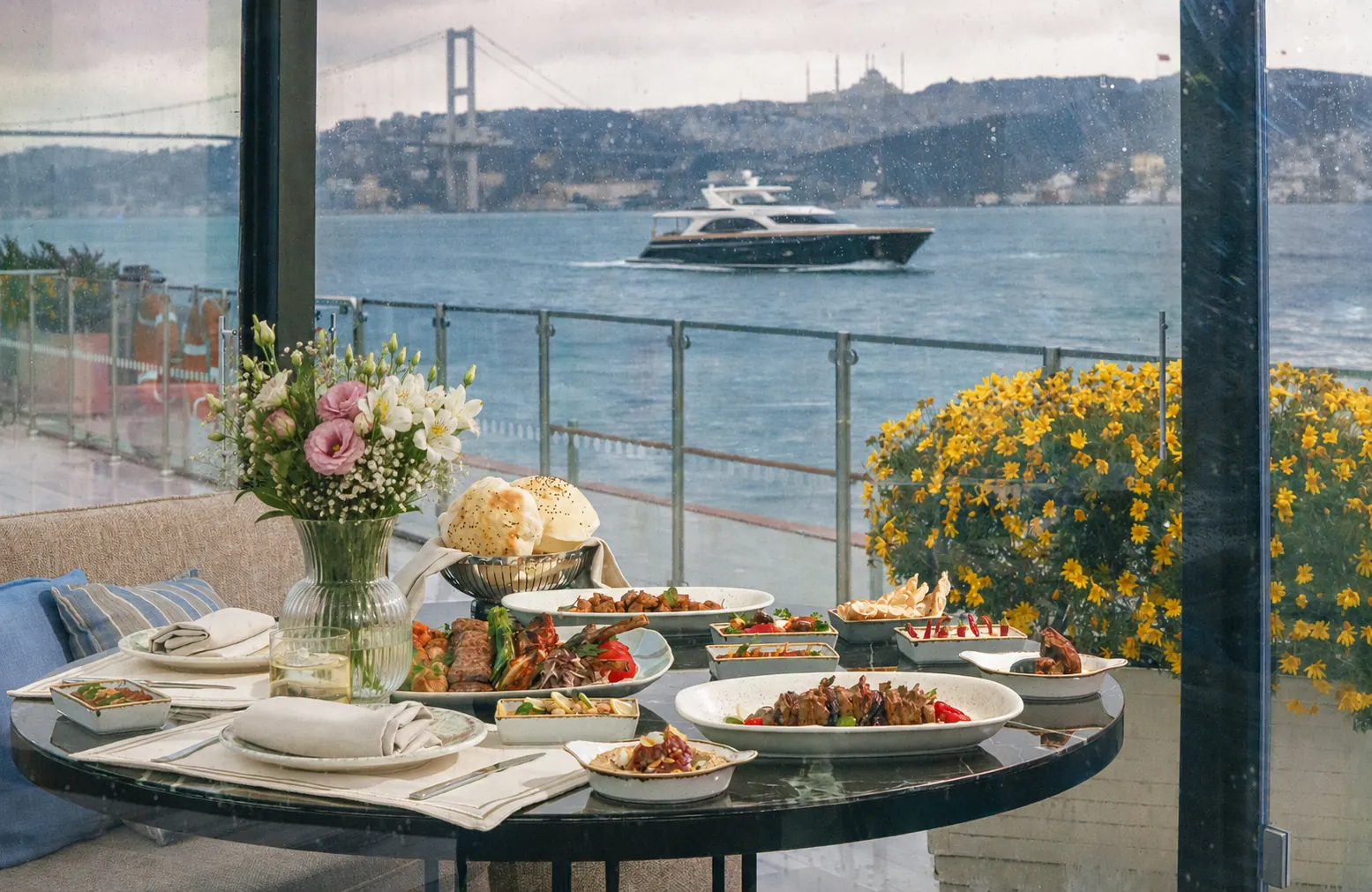 Four Seasons Hotel Istanbul at the Bosphorus - Dining Covers The Day Better Than the Restaurant Count Suggests - 2