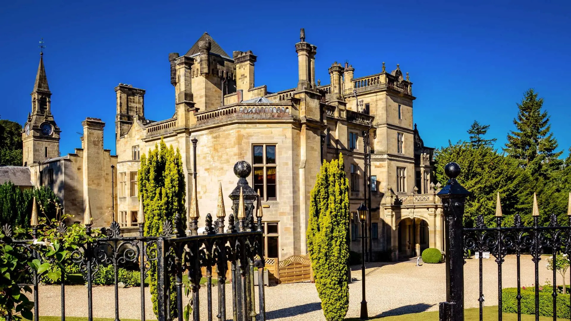 Hotel review Location' - Palé Hall Hotel & Restaurant - 2