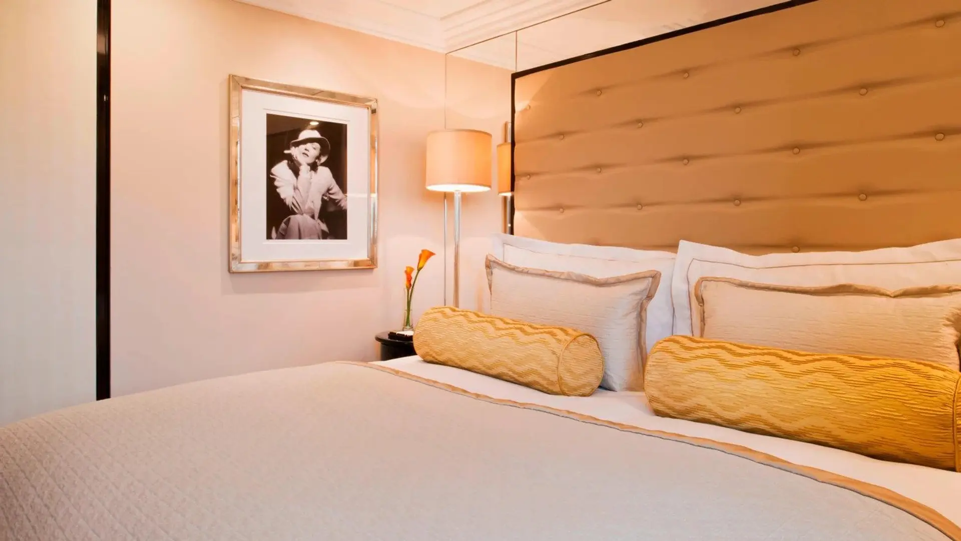 Hotel review Accommodation' - The Wellesley - 1