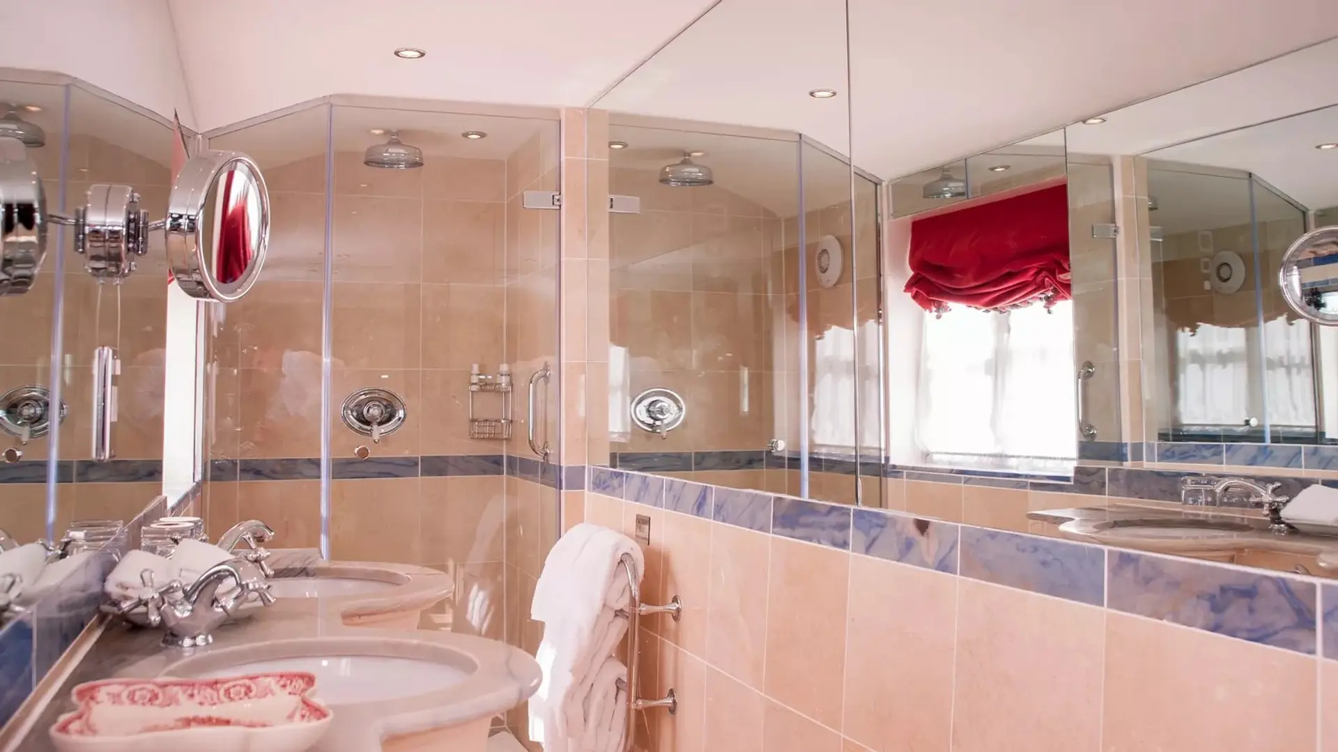 Hotel review Accommodation' - Summer Lodge Country House Hotel & Restaurant - 1